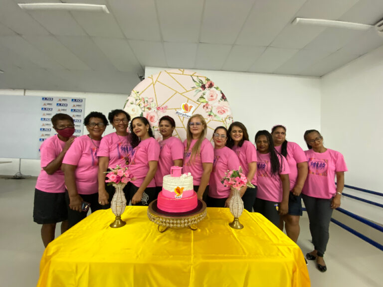 Formatura da turma do projeto Amor e Esperança, em Recife.